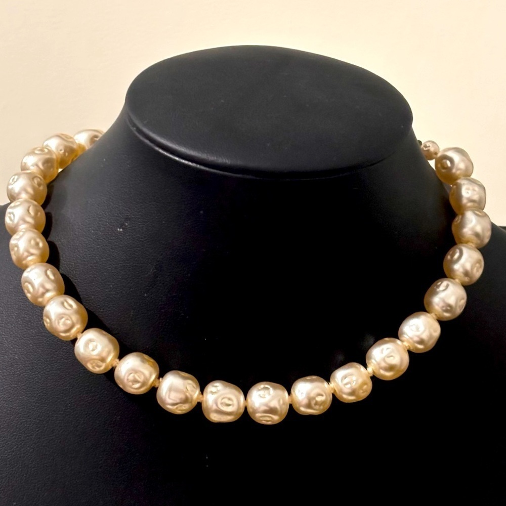 Japan vintage glass pearls short necklace 16”